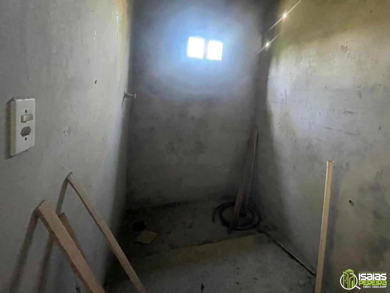 Vendo casa de alvenaria para reforma em Balneario Arroio Do Silva