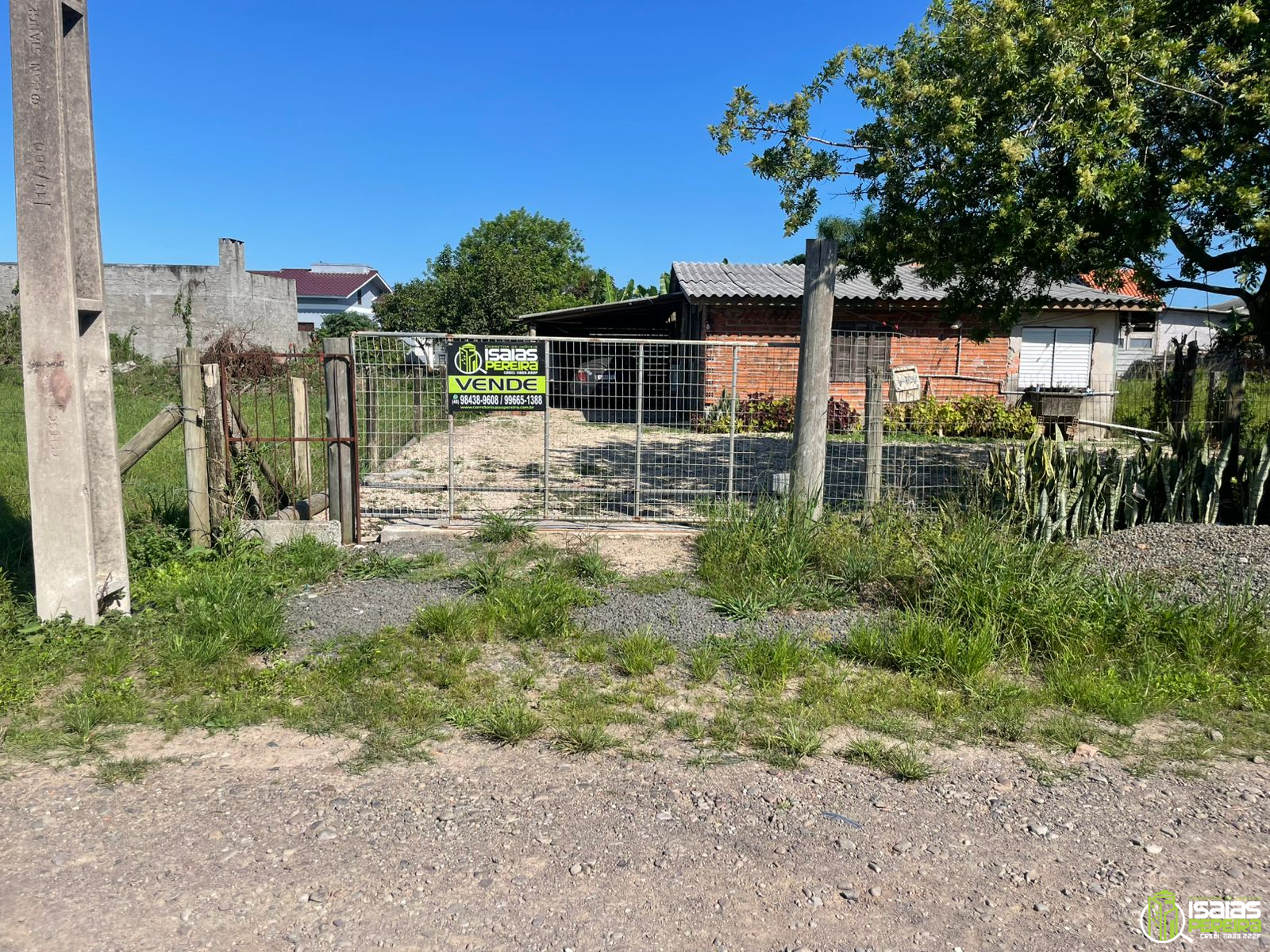 VENDE-SE – CASA DE ALVENARIA ESCRITURADA