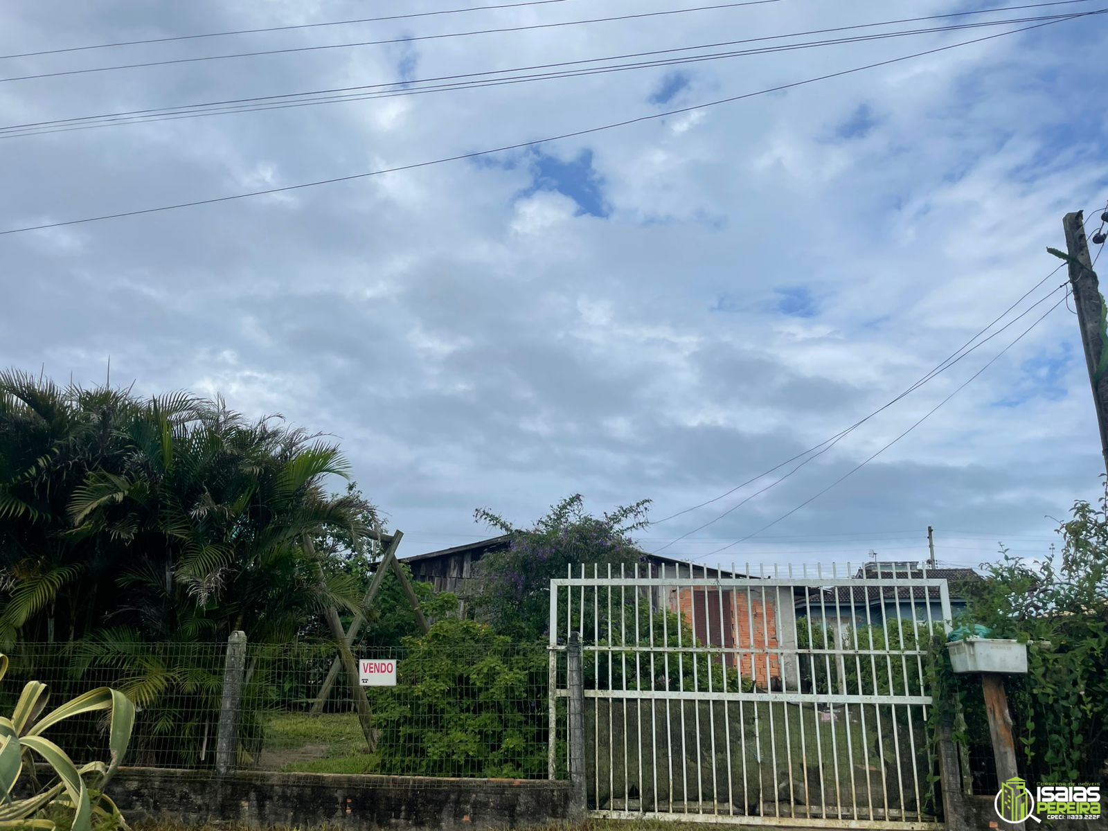 VENDE-SE – CASA MISTA PARA REFORMA