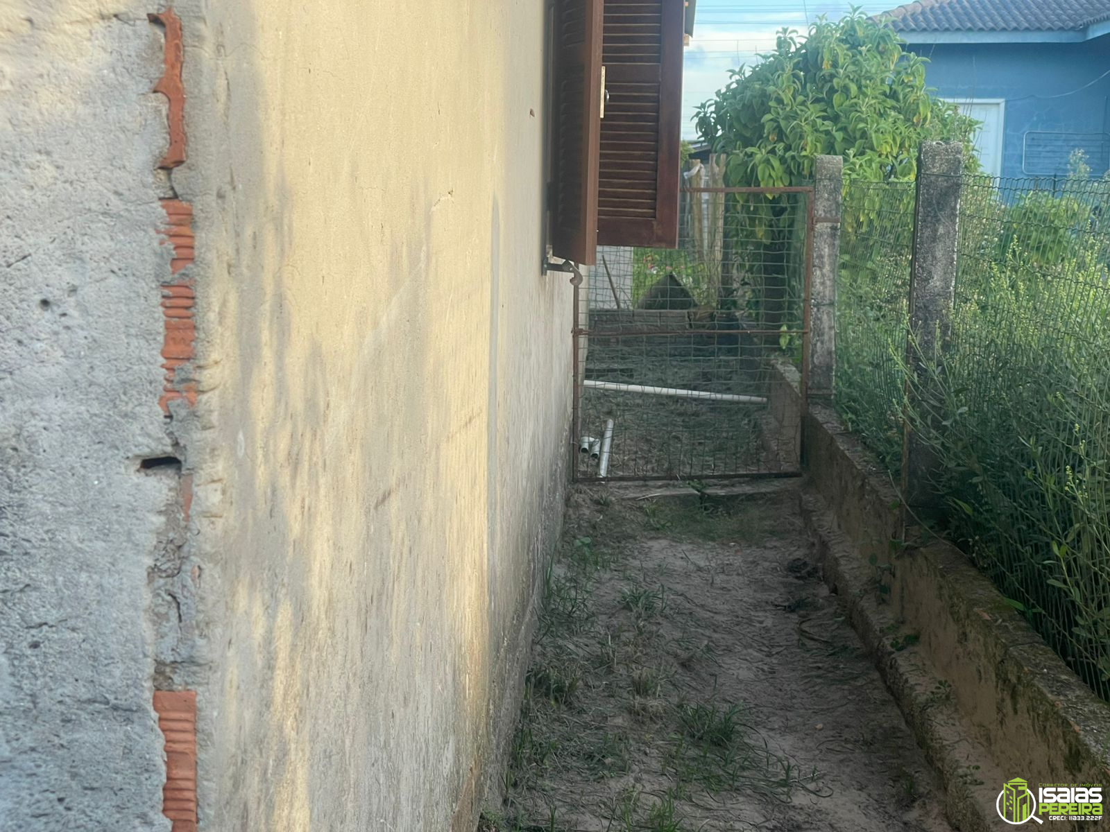 VENDE-SE – CASA MISTA PARA REFORMA