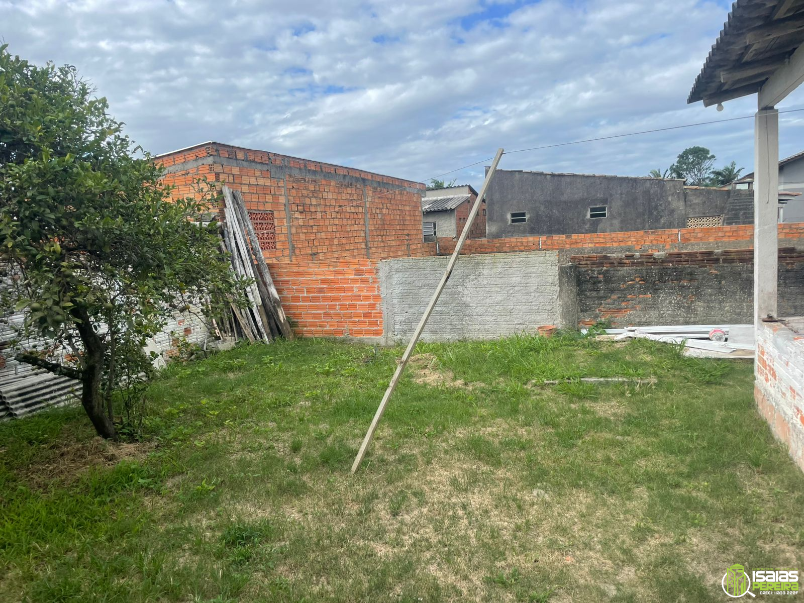 VENDE-SE CASA – BALNEÁRIO ARROIO DO SILVA/SC Bairro Centro – Forqueta