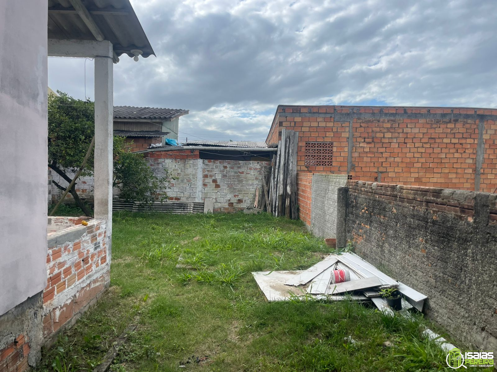 VENDE-SE CASA – BALNEÁRIO ARROIO DO SILVA/SC Bairro Centro – Forqueta