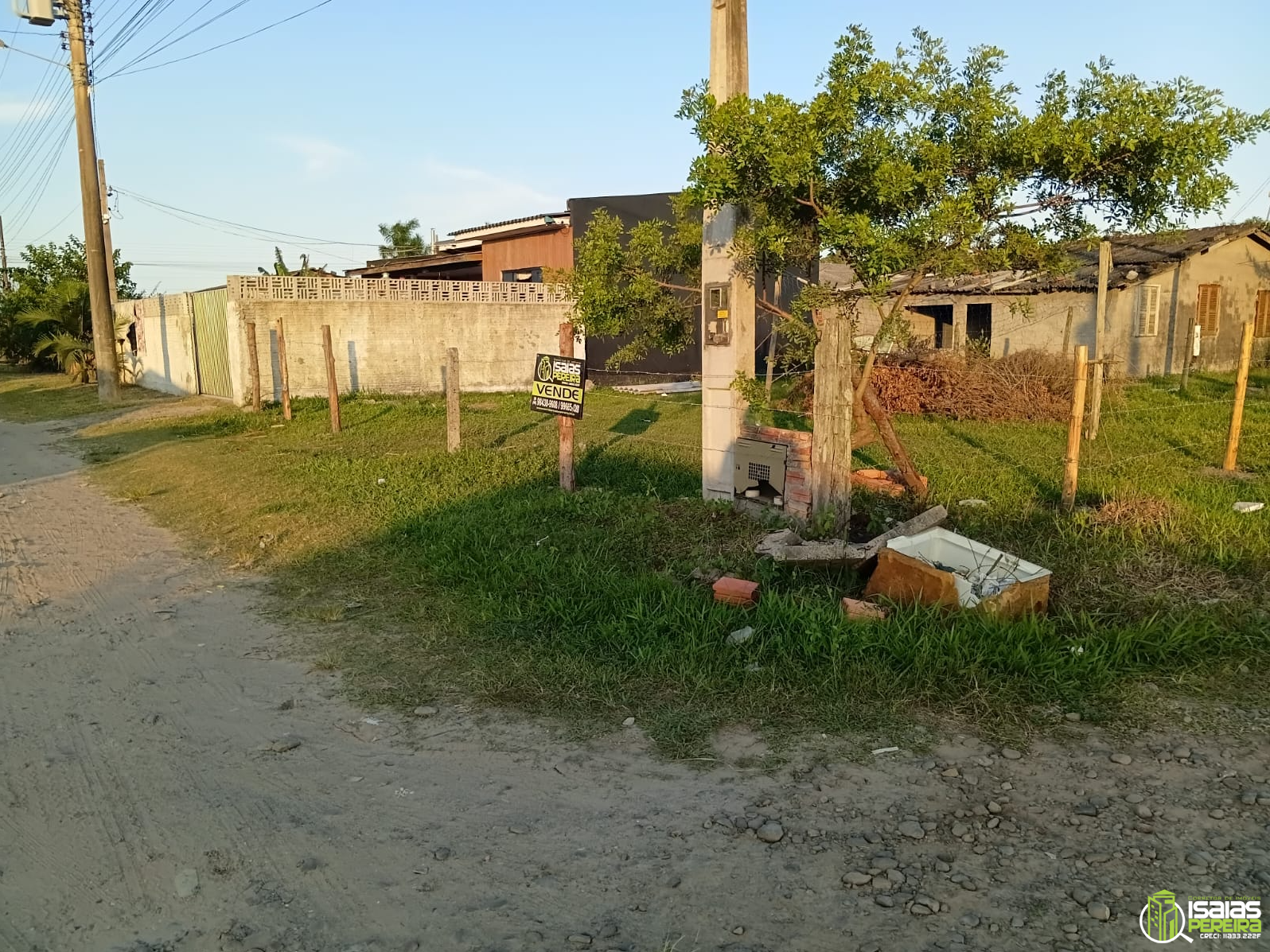 Terreno de Esquina à Venda – Ótima Oportunidade