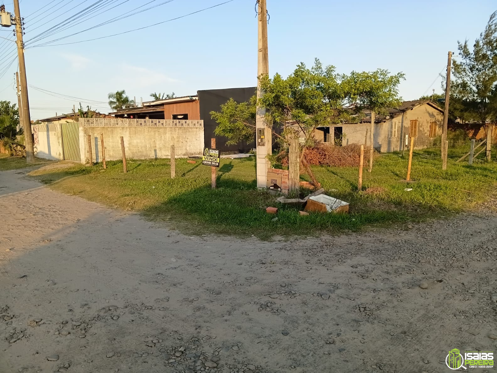 Terreno de Esquina à Venda – Ótima Oportunidade