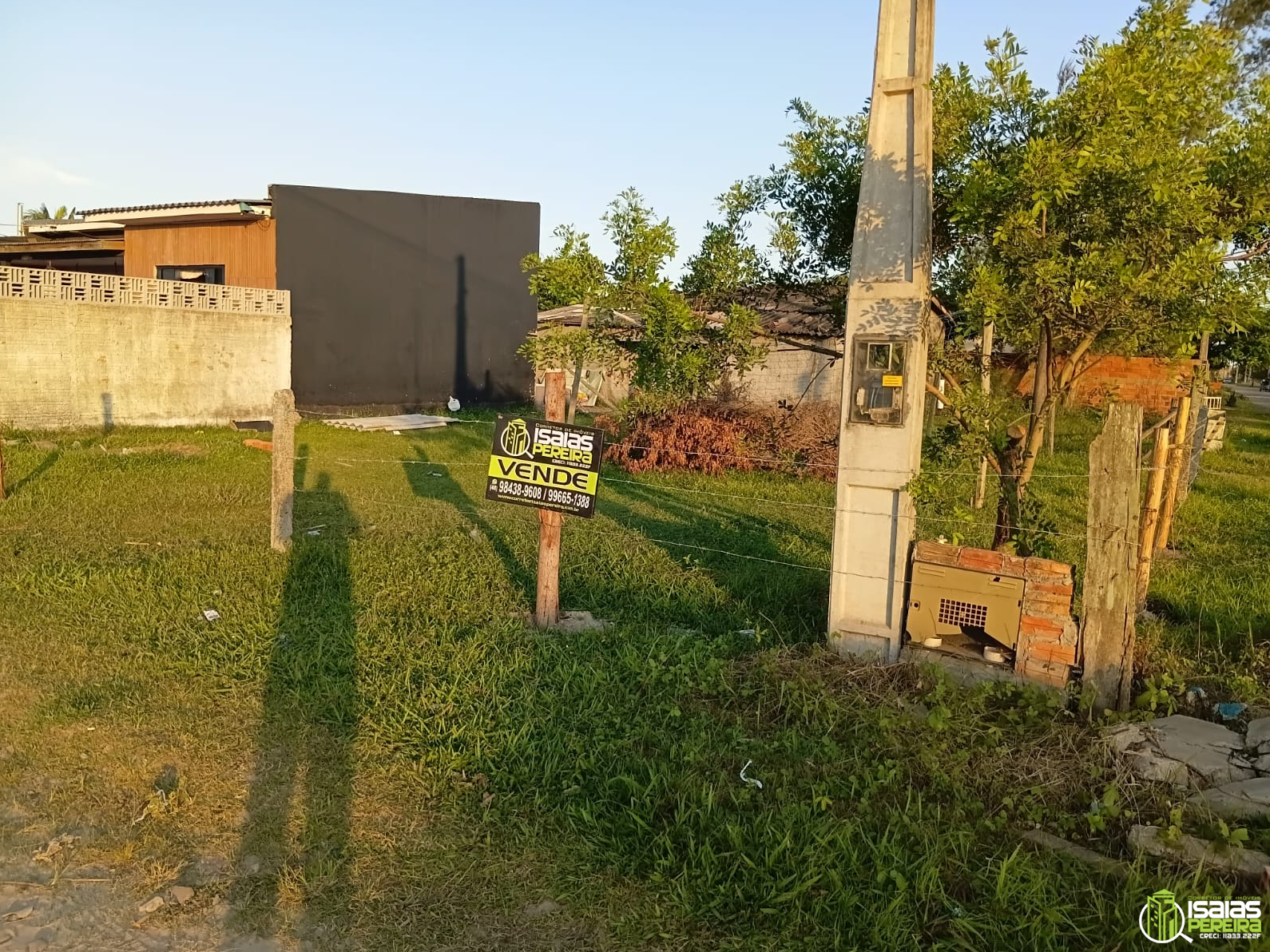 Terreno de Esquina à Venda – Ótima Oportunidade