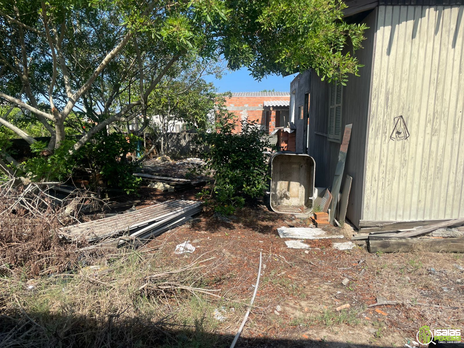 Vende-se casa mista em construção para reforma em Balneário Arroio do Silva – SC