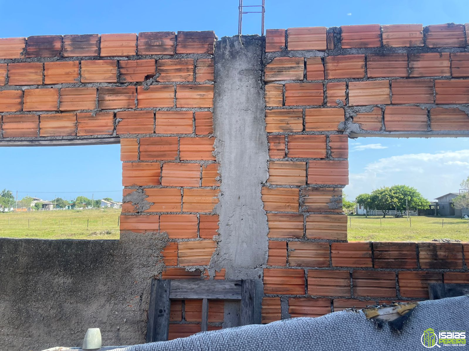 Vende-se casa mista em construção para reforma em Balneário Arroio do Silva – SC