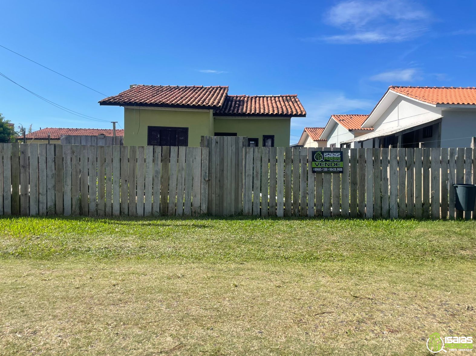 Vende-se casa para reforma em Balneário Arroio do Silva – SC
