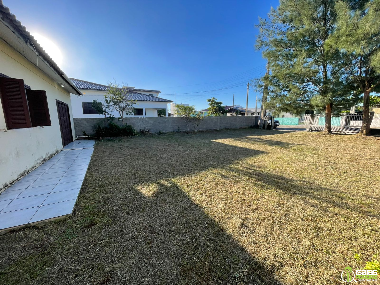 Casa para Aluguel – Primeira Quadra do Mar