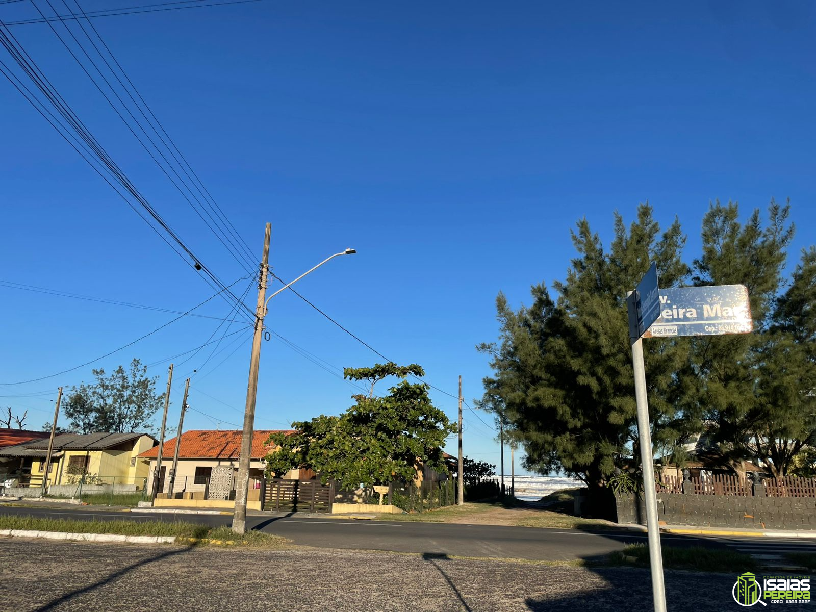 Casa para Aluguel – Primeira Quadra do Mar