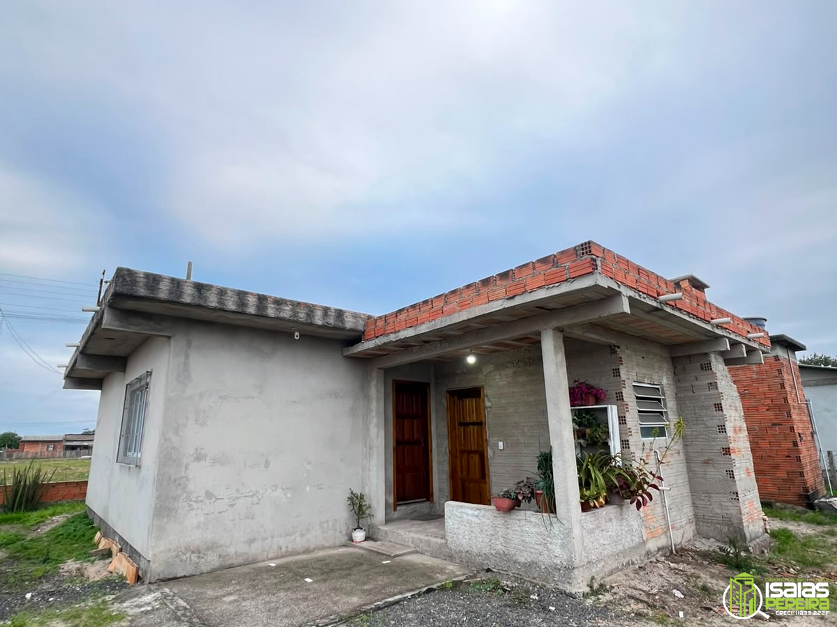 VENDE-SE CASA DE ESQUINA NA PRAIA DE BALNEARIO ARROIO DO SILVA-SC