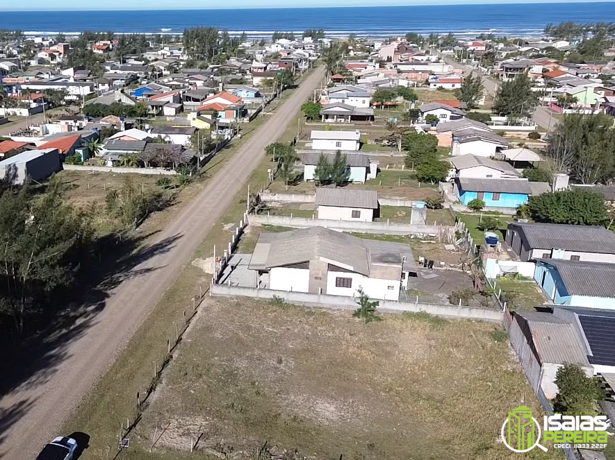 Vendem-se dois terrenos na praia de Balneario Arroio do  Silva-Sc