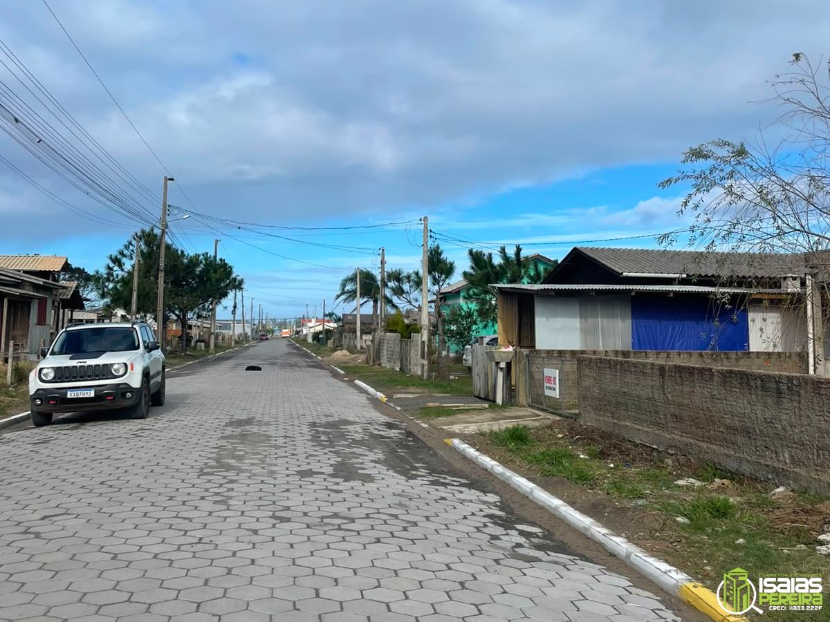 CASA À VENDA EM BALNEÁRIO ARROIO DO SILVA – SC